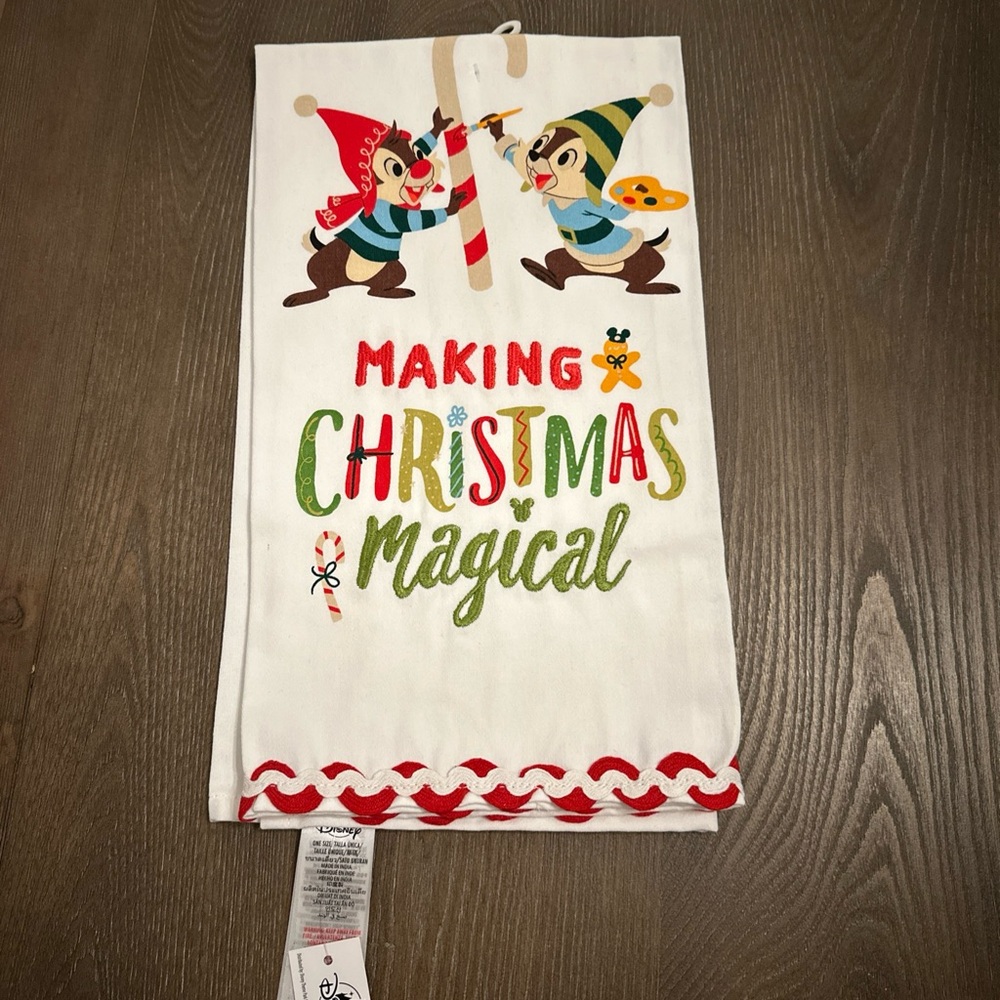 NWT Disney Parks Chip 'n‎ Dale Elves Holiday Christmas Kitchen Towel